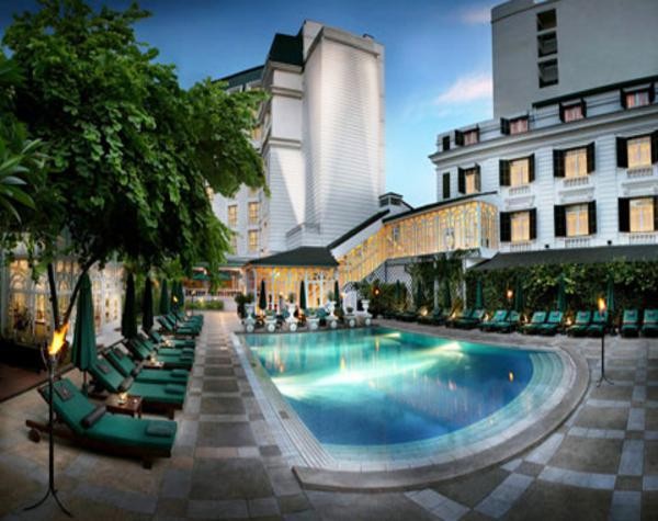 Việt Nam là một trong 6 quốc gia và vùng lãnh thổ châu Á có các mức giá phòng khách sạn thấp nhất, cùng với Campuchia, Thái Lan, Đài Loan, Philippines và Malaysia. Trong khi đó với mức 190 USD một phòng, giá khách sạn tại Singapore hiện cao nhất châu Á. Ảnh: Khách sạn Sofitel Metropole Hà Nội.